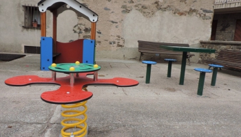 PARQUE INFANTIL EN GIRONA